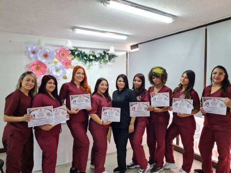 Estudiantes graduadas del Curso Masoterapia Medellín