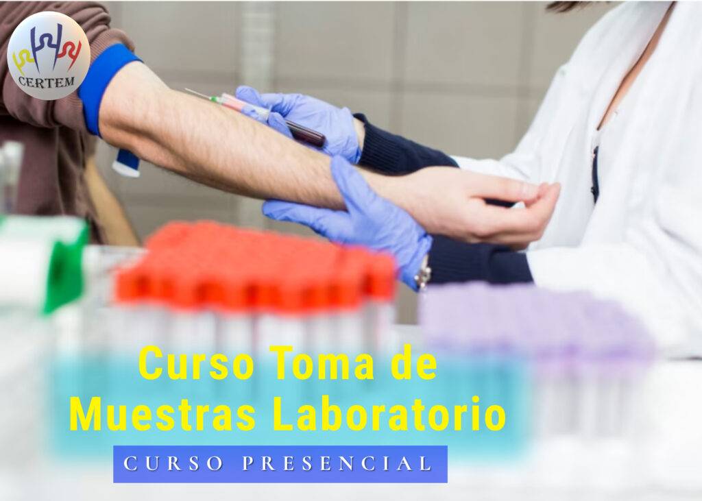 Profesora del curso toma de muestras laboratorio practicando con un estudiante en certem